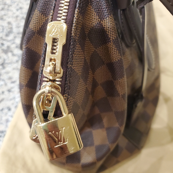 Louis Vuitton Vintage Purse - Picture 13 of 16